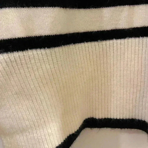 Turtleneck sweater cream and black stripe wool blend - Picture 7 of 10